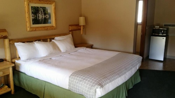 Wildwood Inn image 5